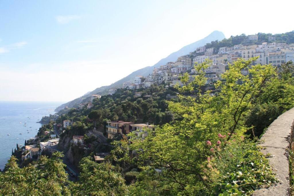 Casa Nives in Villa Emilia Vietri Esterno foto