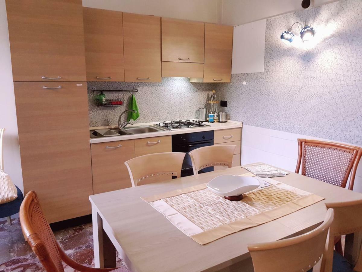 Casa Nives in Villa Emilia Vietri Esterno foto
